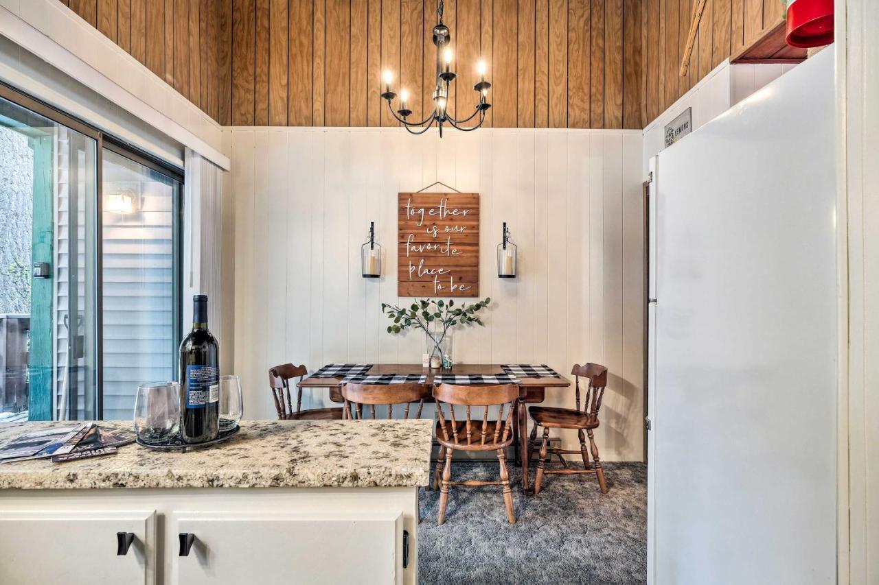 Pinecrest Retreat With Fireplace! エクステリア 写真